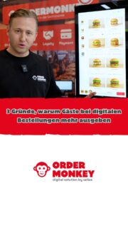 📊 Warum Gäste bei digitalen Bestellungen mehr ausgeben

Digitale Bestellprozesse verändern nicht nur Abläufe – sie verändern Entscheidungen.
In unseren Projekten sehen wir immer wieder dasselbe: Gäste geben bis zu 30% mehr aus, wenn sie digital bestellen. Nicht durch Druck, sondern durch ein besseres, natürlicheres Bestellerlebnis. 📲

1️⃣ Besseres Kundenerlebnis durch gezieltes Upselling
Digitale Bestelloberflächen zeigen Zusatzoptionen genau dort, wo Entscheidungen getroffen werden. Klar, visuell und relevant – nicht aufdringlich, sondern unterstützend.

2️⃣ Volle Fokussierung des Personals auf Servicequalität
Keine Zusatzfragen, kein Verkaufsdruck. Das Team konzentriert sich vollständig auf Service, Tempo und Qualität, während das System im Hintergrund übernimmt.

3️⃣ Digitales Upselling wird natürlicher wahrgenommen
Empfehlungen sind Teil des Bestellprozesses – nicht Teil eines Verkaufsgesprächs. Das erhöht die Akzeptanz und lässt den Warenkorb ganz automatisch wachsen.

📈 Das Ergebnis: Durchschnittlich um bis zu 30% höhere Warenkörbe, entlastete Teams und ein konsistentes Gästeerlebnis.

ORDERMONKEY verbindet Selforder, Upselling und Payment zu einem digitalen Bestellflow, der für Gäste intuitiv ist – und für Betriebe wirtschaftlich Sinn macht.

Erlebe ORDERMONKEY live in deinem Betrieb und buche jetzt deine unverbindliche Demo direkt auf unserer Webseite!